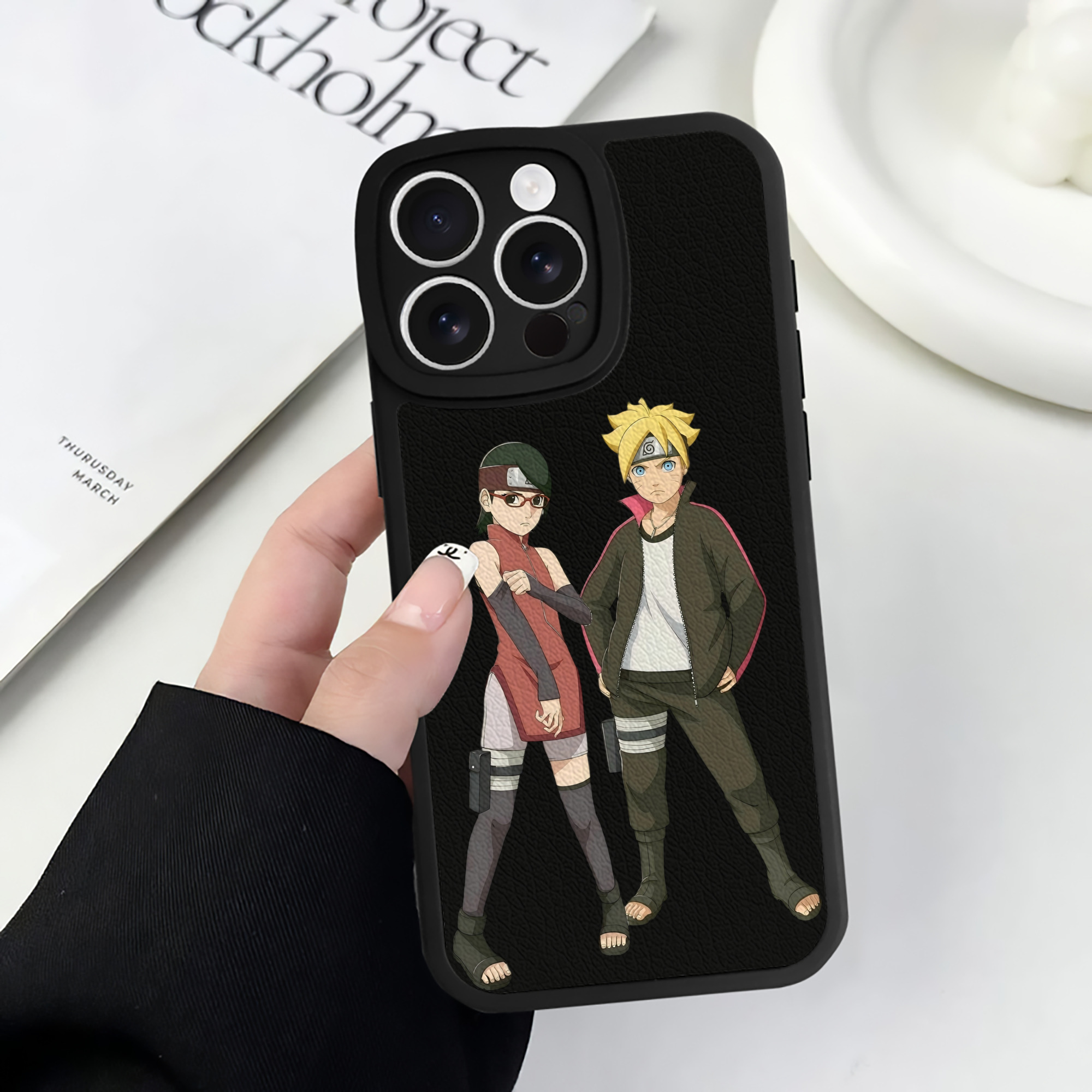 （画像用） NARUTO -ナルト- うずまき ボルト Uzumaki Boruto 【iPhone 16シリーズ対応】シリコンスマホケース（レザー調） 材質：シリコン
